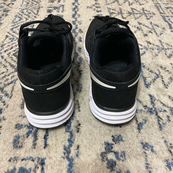 Nike’s - Picture 3 of 4